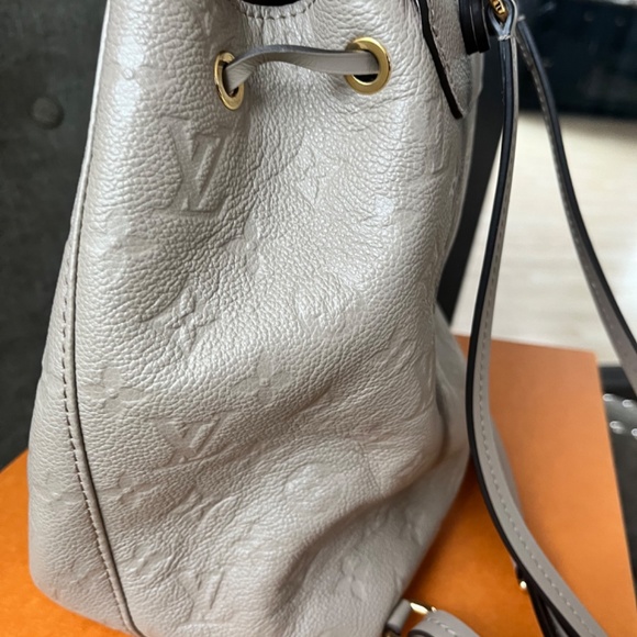 Louis Vuitton bag - Picture 5 of 11